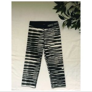 Nike Pro Women’s Capris